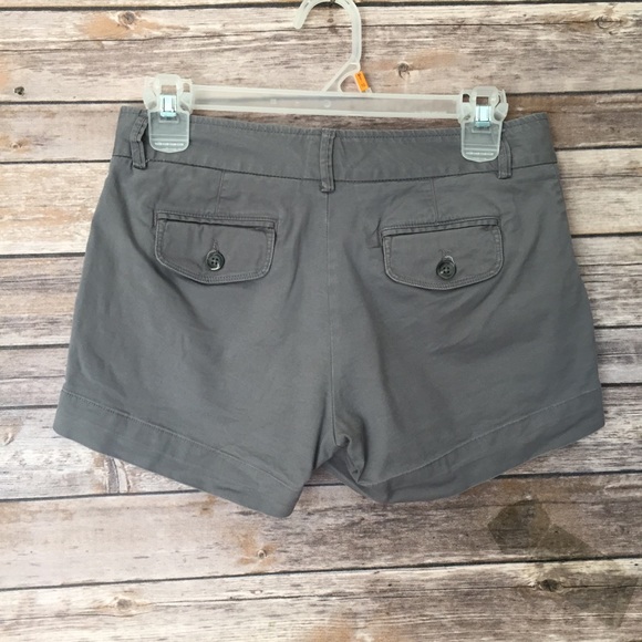 SALE‼️Banana Republic Size 0 Gray Short - Picture 7 of 7